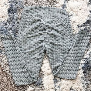Butt lifting workout leggings gray/ size M